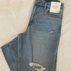 NWT “Curve Love” Jeans